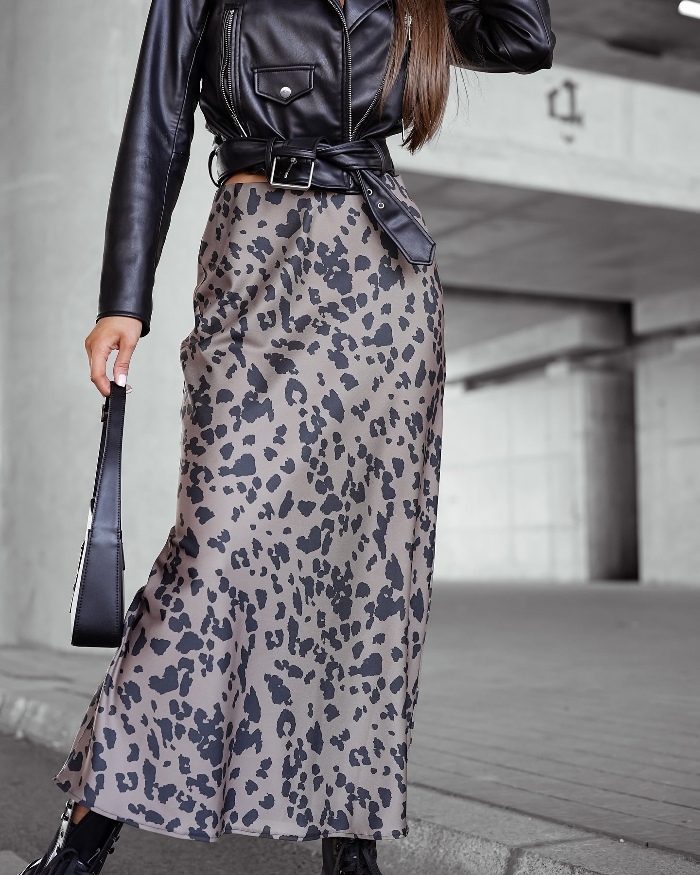 SATĪNA SVĀRKI AR LEOPARDA RAKSTU