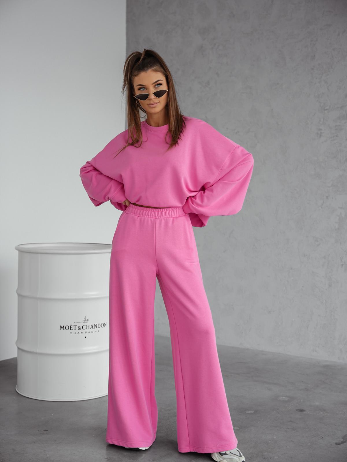 ROZĀ OVERSIZE KOKVILNAS BRĪVĀ LAIKA KOSTĪMS