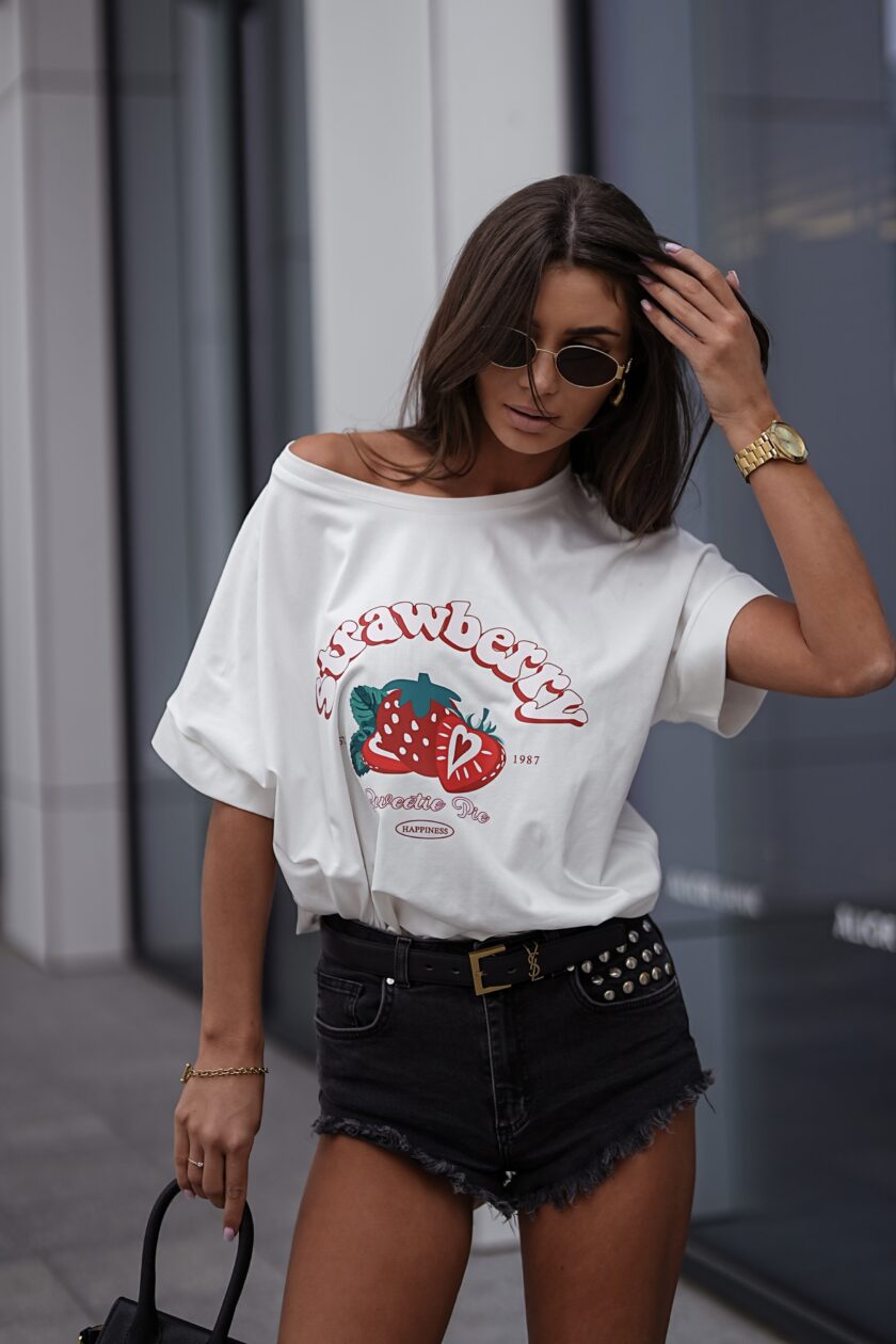 Balts T-krekls ar zemenēm